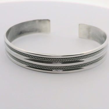 The Herringbone Cuff 18.1