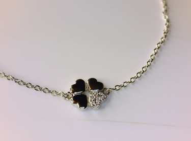 The 4 leaf clover lucky bracelet